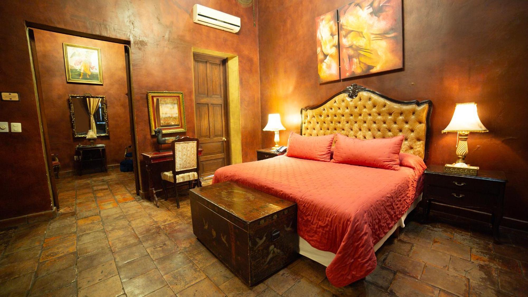 Deluxe Suite