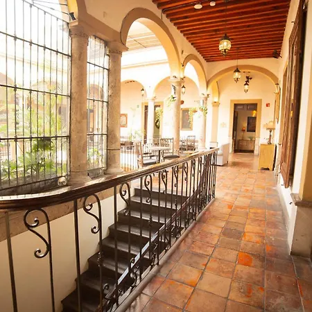 Casa Pedro Loza-3